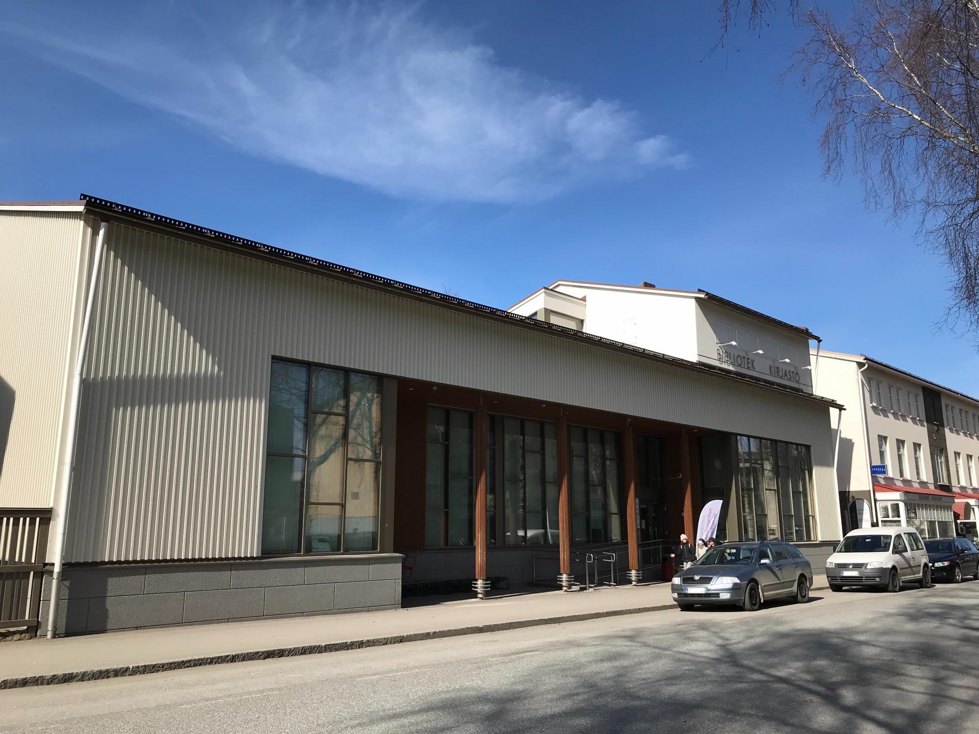 Uudenkaarlepyyn kaupunginkirjasto