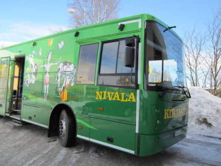 Nivalan kirjastoauto