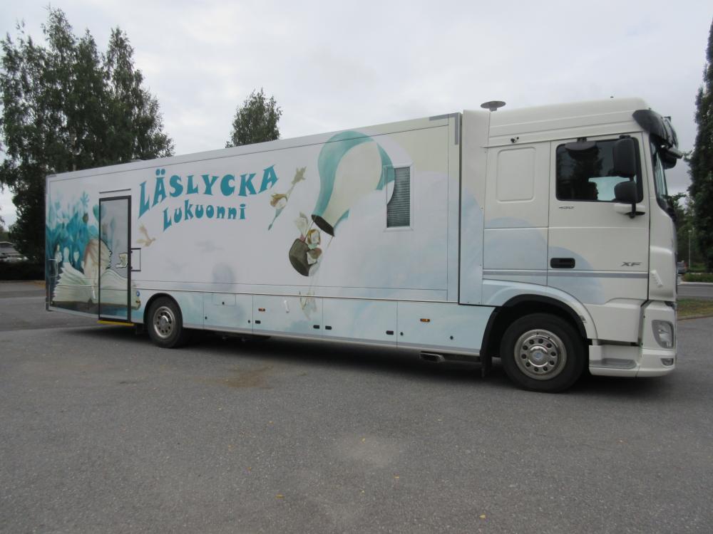 Närpiön kirjastoauto