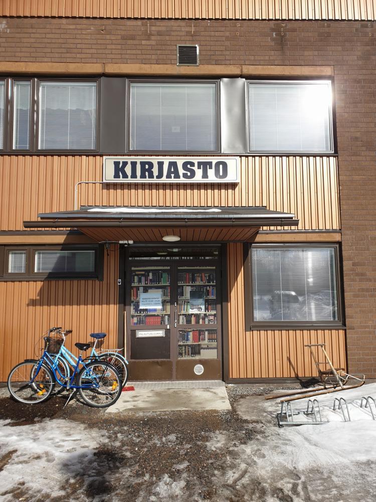 Pyhäjärven  kirjasto