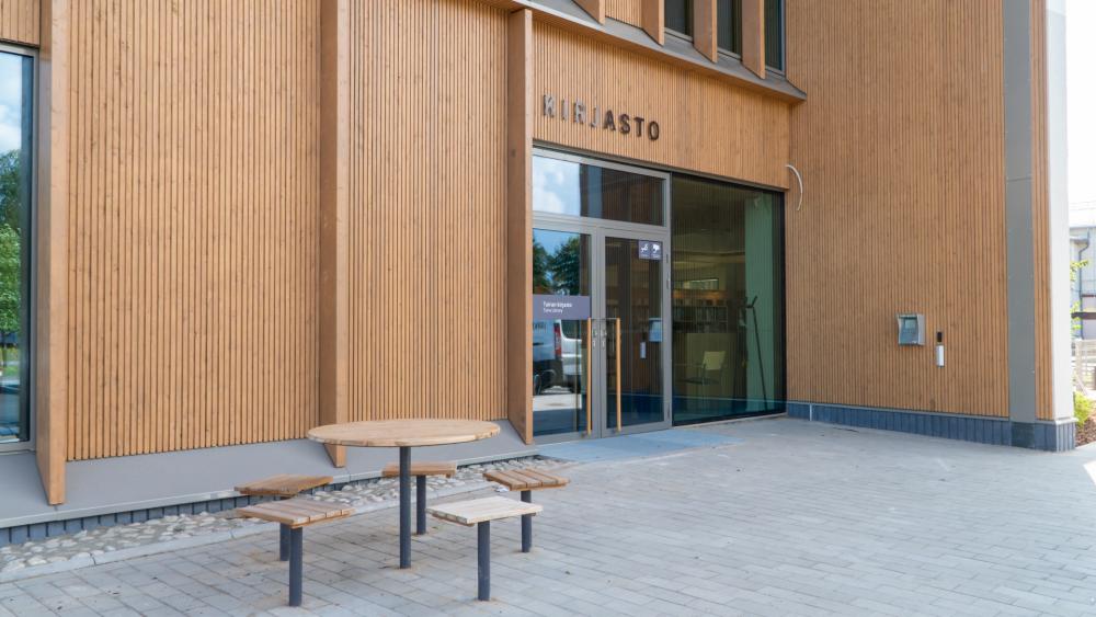 Tuiran kirjasto