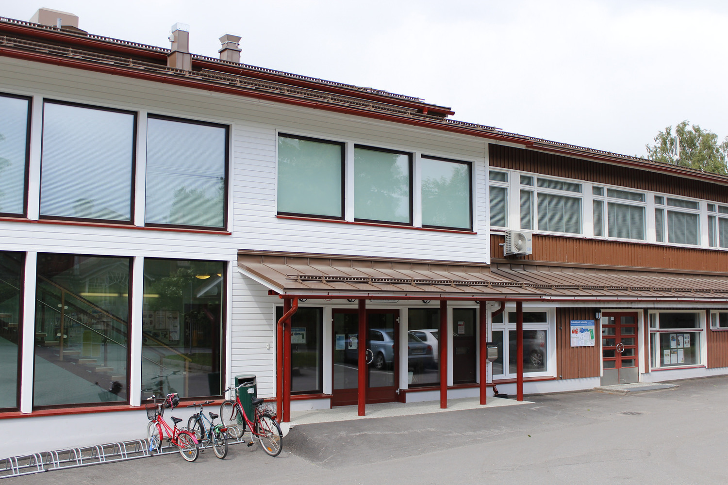 Picture of service point: Tapanila Library